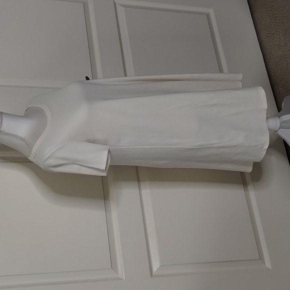 Victoria + Sophia cream ribbed cotton dress size medium circle opening in back - Picture 4 of 10